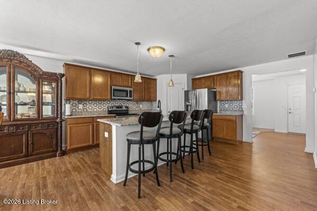 6811 Beckingham Blvd, Louisville, KY 40299