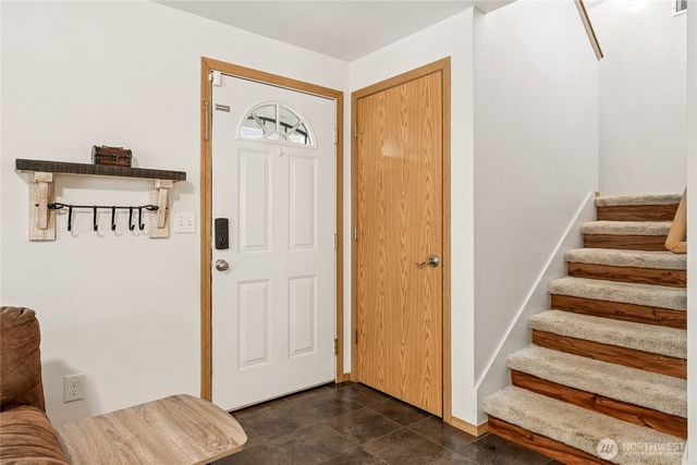 17535 Loop Lane SE, Yelm, WA 98597