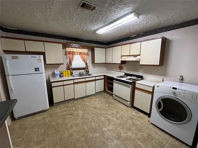 2177 Jonathan Avenue, Lithonia, GA 30058