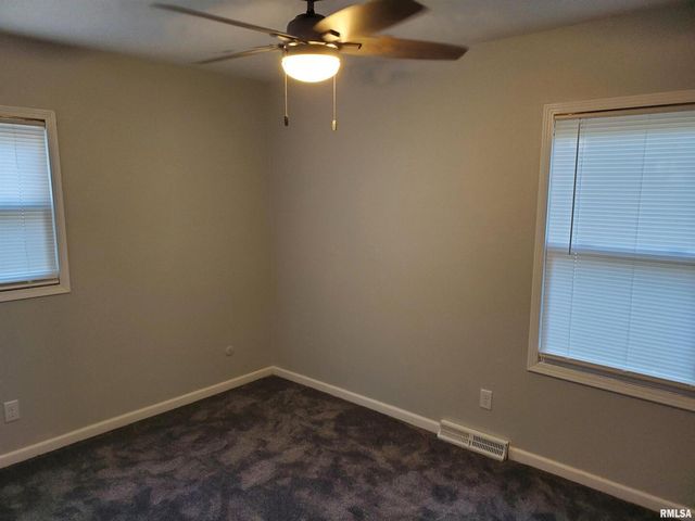 2211 WAVELAND Drive, Bettendorf, IA 52722