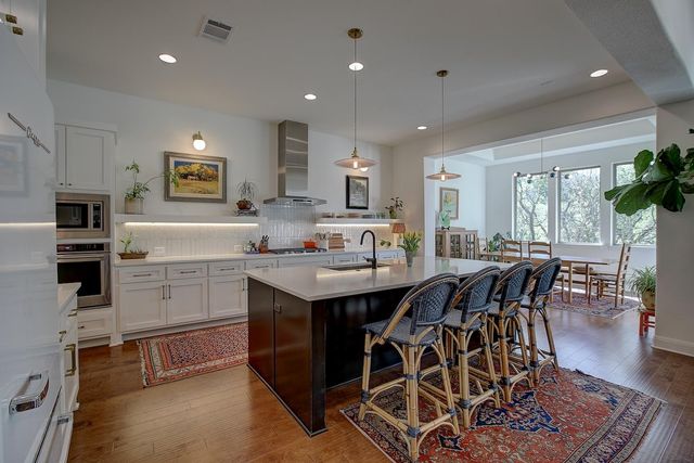 129 Hollytree CT, Georgetown, TX 78628