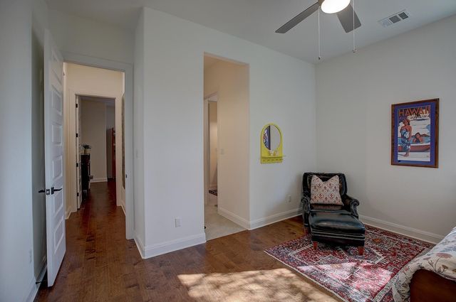 129 Hollytree CT, Georgetown, TX 78628