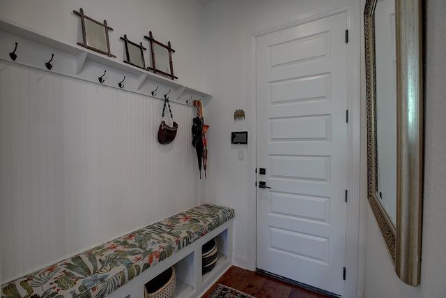 129 Hollytree CT, Georgetown, TX 78628