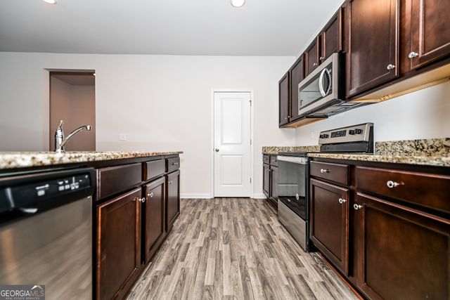 195 Hamilton Pointe Drive, Mcdonough, GA 30253