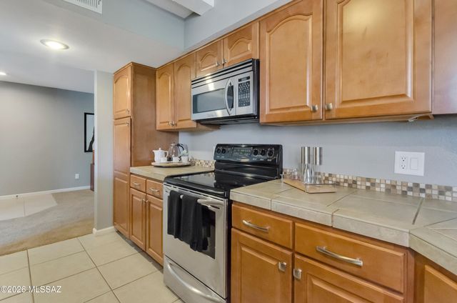 6470 N Tierra de las Catalinas Apt 97, Tucson, AZ 85718