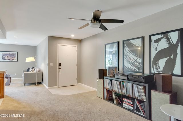6470 N Tierra de las Catalinas Apt 97, Tucson, AZ 85718