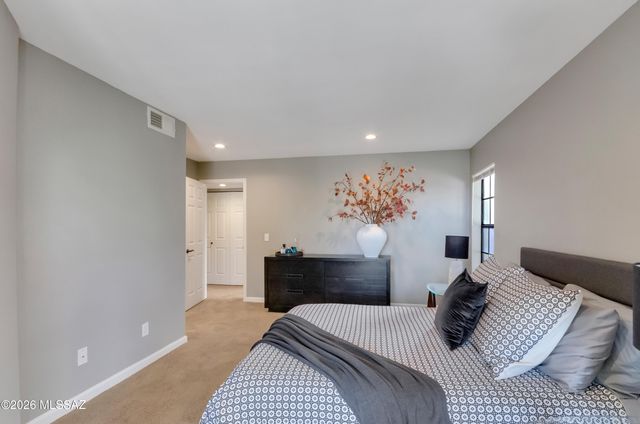 6470 N Tierra de las Catalinas Apt 97, Tucson, AZ 85718