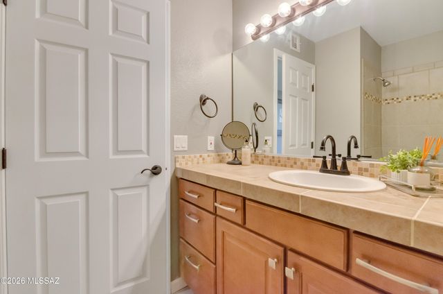 6470 N Tierra de las Catalinas Apt 97, Tucson, AZ 85718