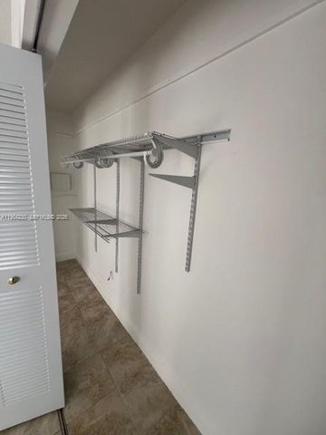 7220 NW 179th St 211, Hialeah, FL 33015