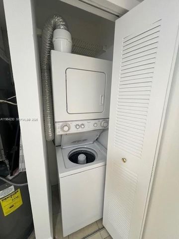 7220 NW 179th St 211, Hialeah, FL 33015