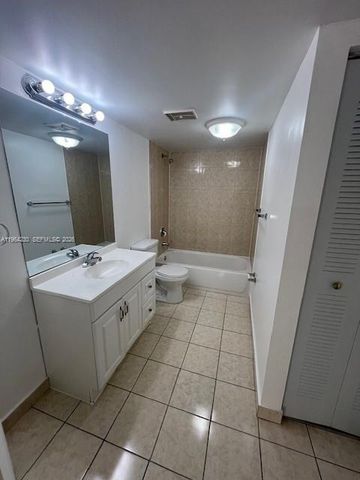 7220 NW 179th St 211, Hialeah, FL 33015