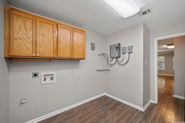 160 Rock Dove, Lytle, TX 78052