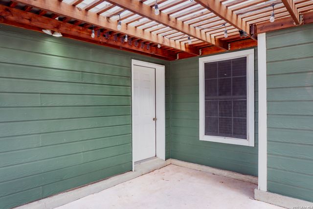 160 Rock Dove, Lytle, TX 78052
