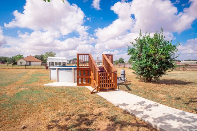 160 Rock Dove, Lytle, TX 78052
