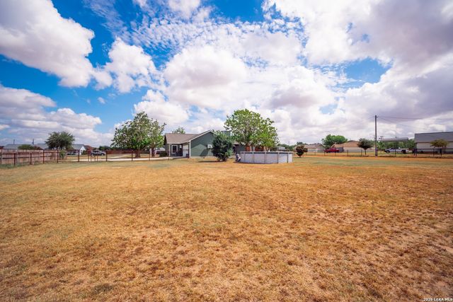 160 Rock Dove, Lytle, TX 78052