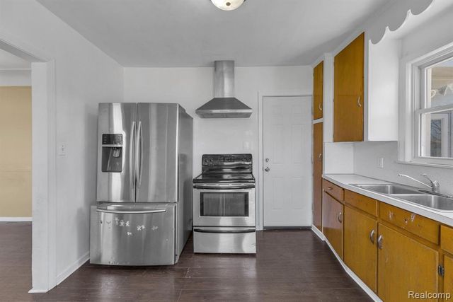 24901 Joy Road, Dearborn Heights, MI 48127