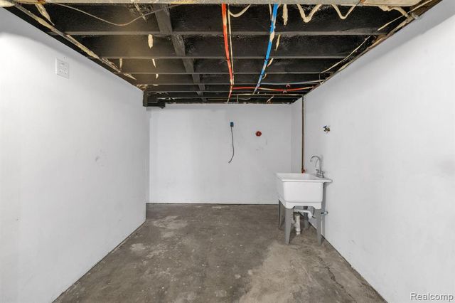 24901 Joy Road, Dearborn Heights, MI 48127