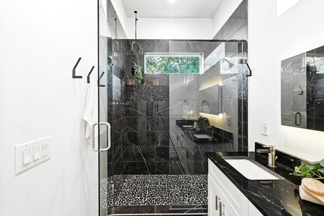 1218 Eleanor ST 2, Austin, TX 78721