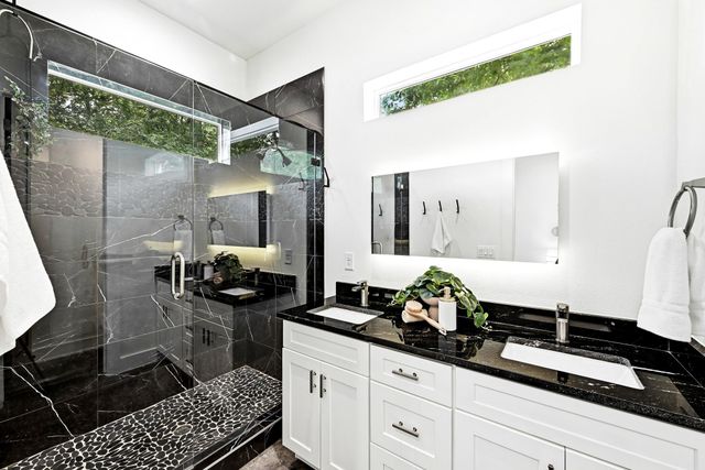 1218 Eleanor ST 2, Austin, TX 78721