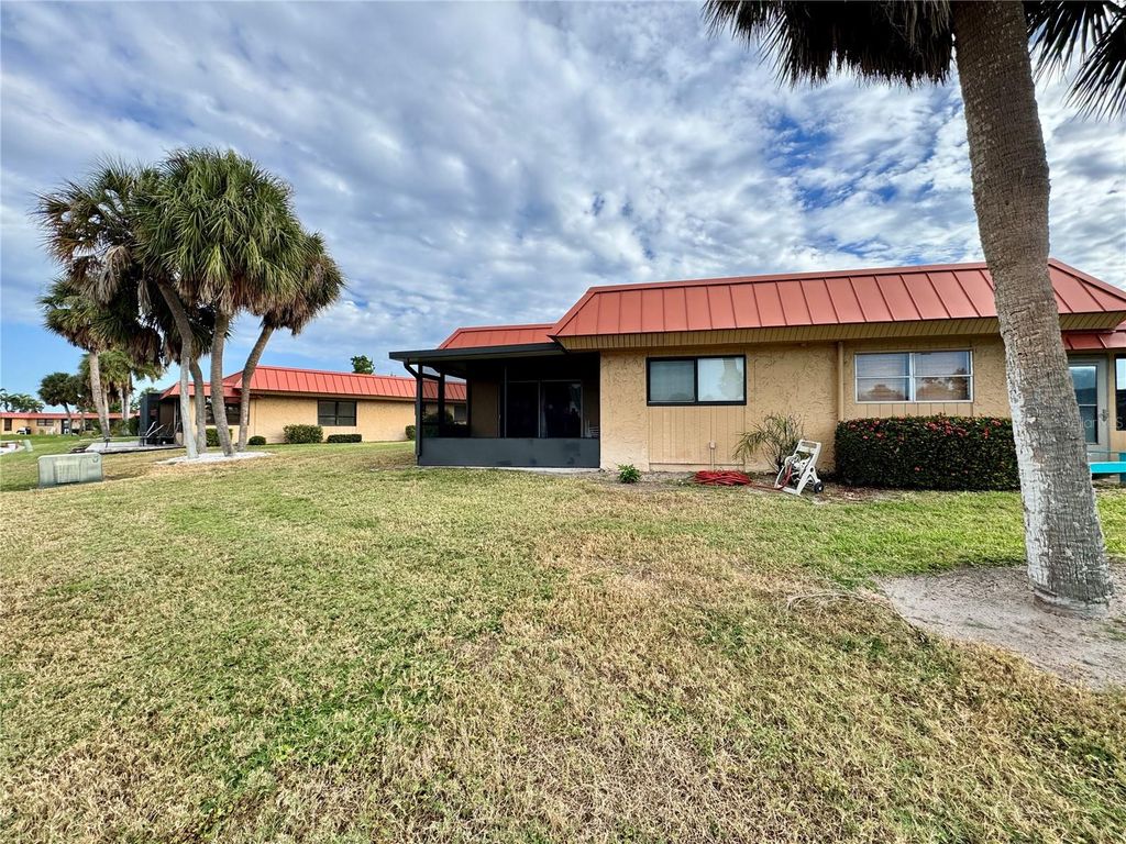 Image 33 of property listing at 4104 CATALINA DRIVE, Bradenton, FL 34210