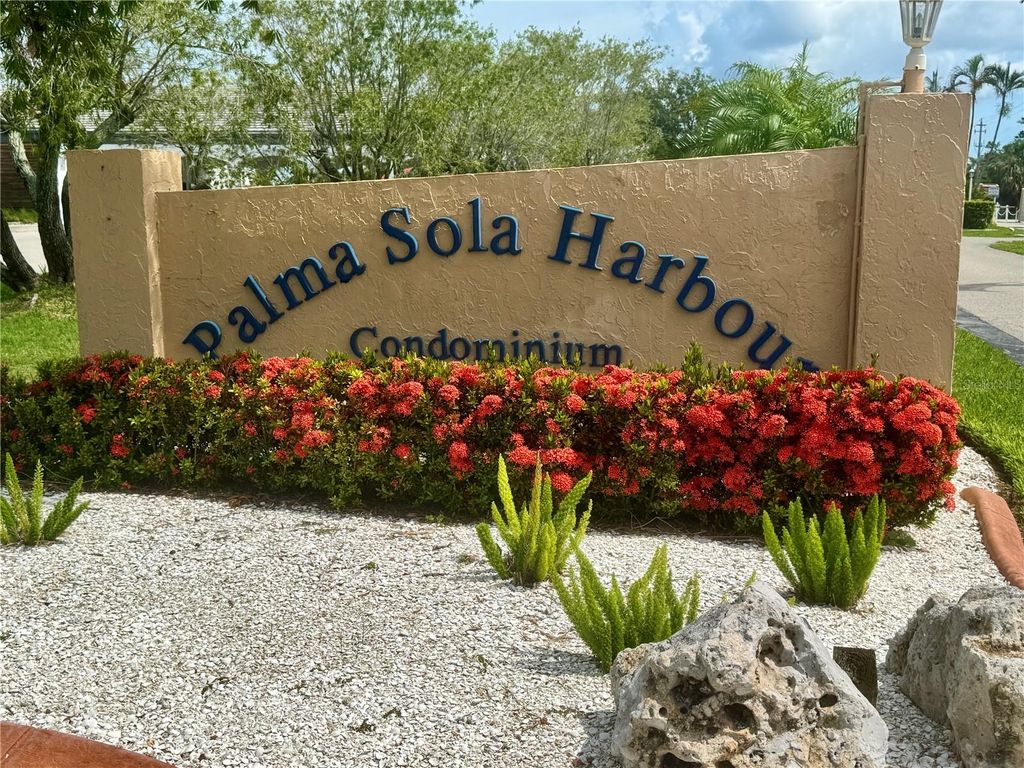 Image 39 of property listing at 4104 CATALINA DRIVE, Bradenton, FL 34210