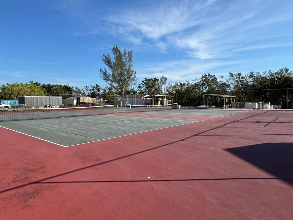 Image 46 of property listing at 4104 CATALINA DRIVE, Bradenton, FL 34210