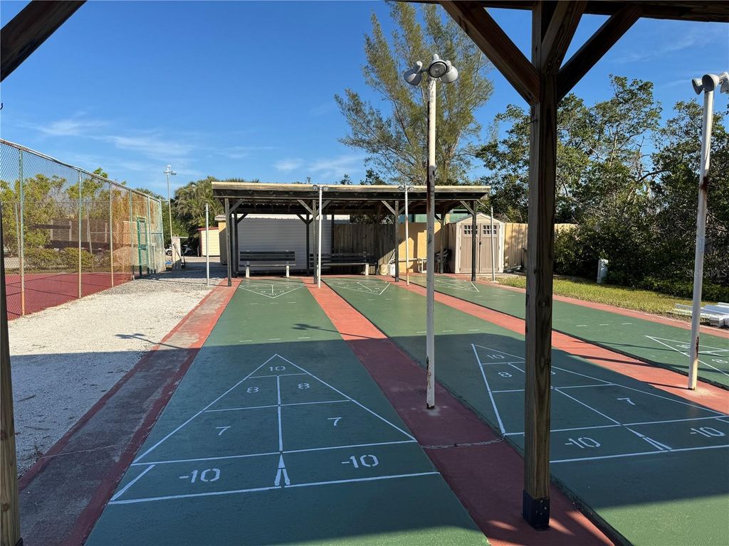 Image 48 of property listing at 4104 CATALINA DRIVE, Bradenton, FL 34210