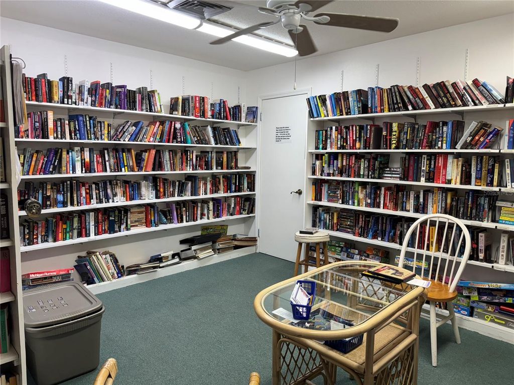 Image 58 of property listing at 4104 CATALINA DRIVE, Bradenton, FL 34210