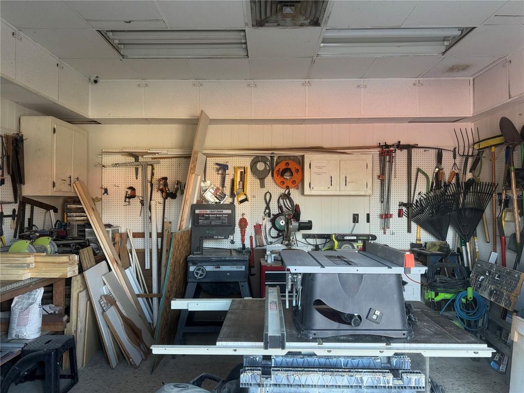 Image 60 of property listing at 4104 CATALINA DRIVE, Bradenton, FL 34210