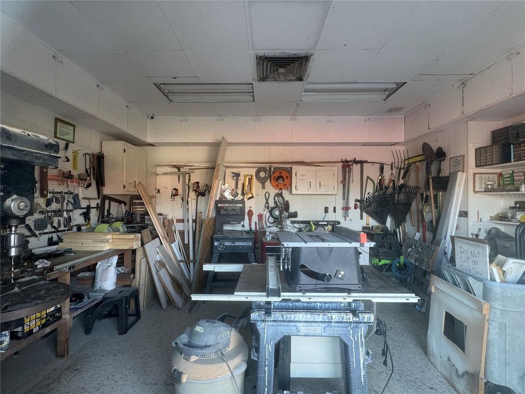 Image 61 of property listing at 4104 CATALINA DRIVE, Bradenton, FL 34210