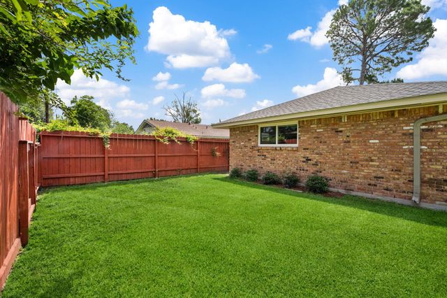 9766 Cedardale Drive, Houston, TX 77055