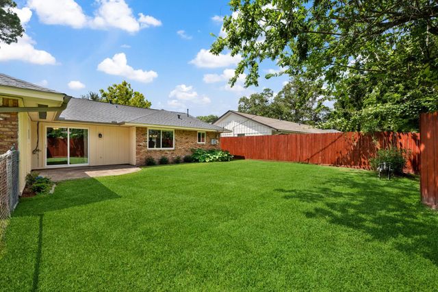 9766 Cedardale Drive, Houston, TX 77055