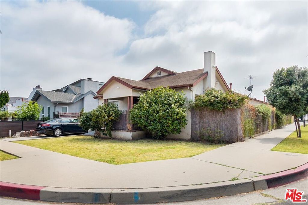 3115 Curts Avenue, Los Angeles, CA 90034