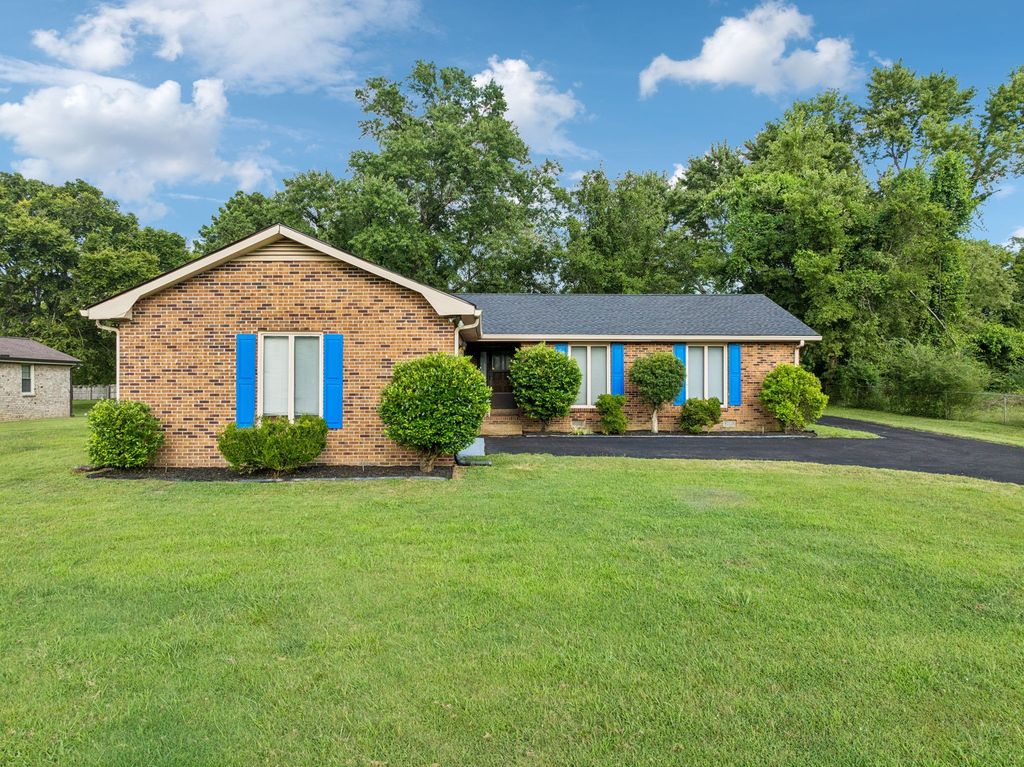 1896 Saundersville Ferry Rd, Mount Juliet, TN 37122
