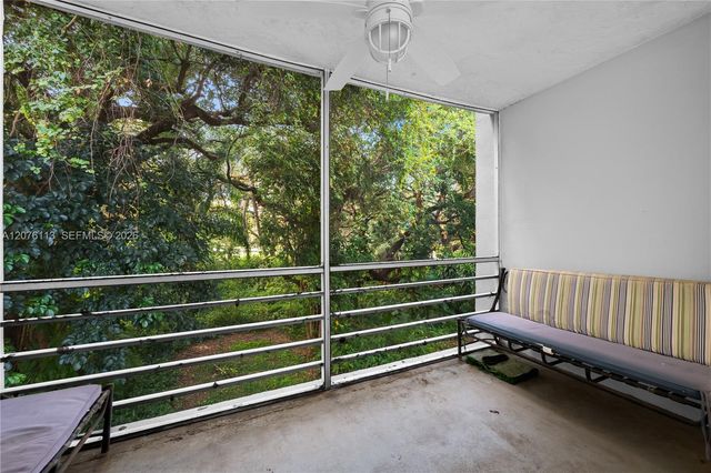 9400 Live Oak Place 305, Davie, FL 33324