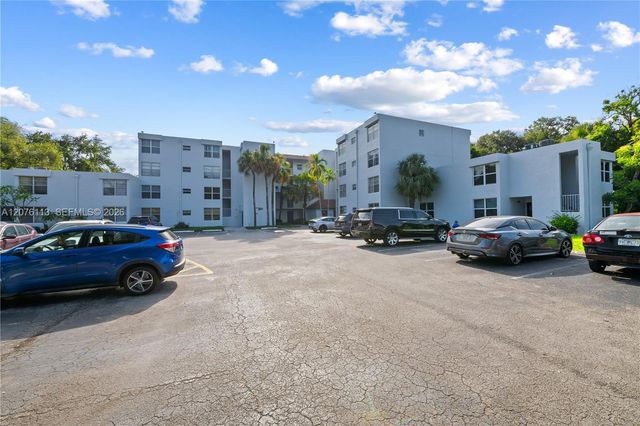 9400 Live Oak Place 305, Davie, FL 33324