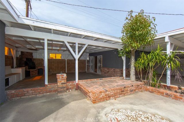 1919 W 82nd Street, Los Angeles, CA 90047