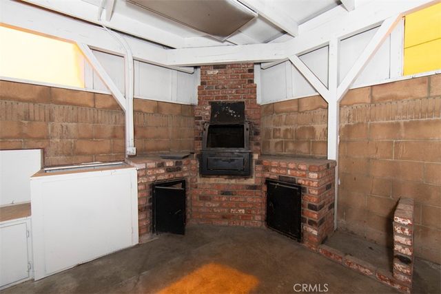 1919 W 82nd Street, Los Angeles, CA 90047