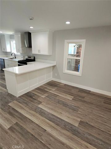 1919 W 82nd Street, Los Angeles, CA 90047