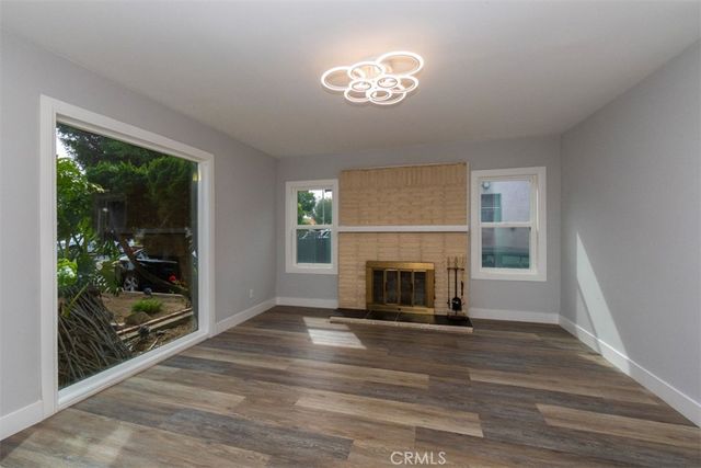1919 W 82nd Street, Los Angeles, CA 90047