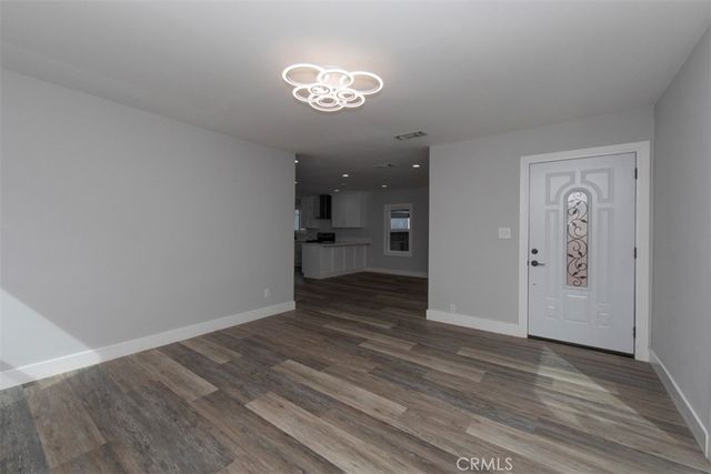 1919 W 82nd Street, Los Angeles, CA 90047