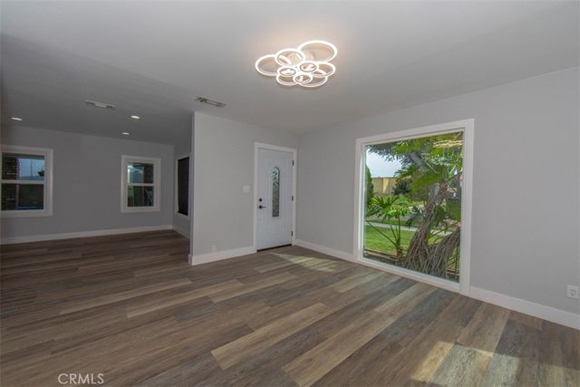 1919 W 82nd Street, Los Angeles, CA 90047