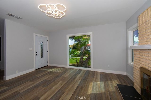1919 W 82nd Street, Los Angeles, CA 90047