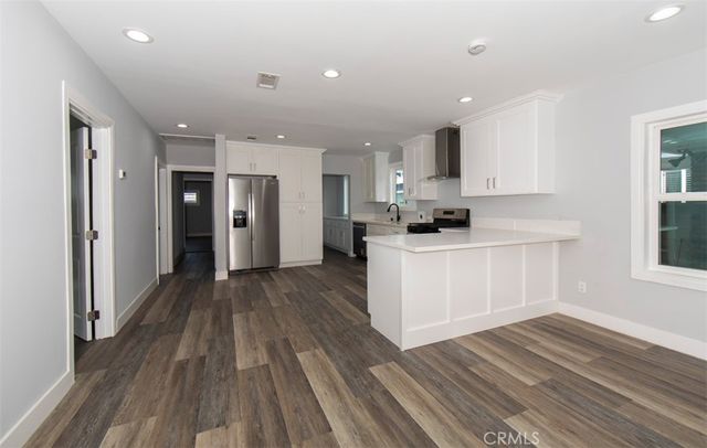 1919 W 82nd Street, Los Angeles, CA 90047