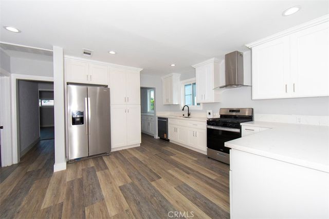 1919 W 82nd Street, Los Angeles, CA 90047