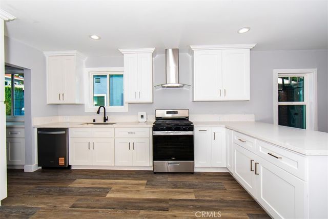 1919 W 82nd Street, Los Angeles, CA 90047