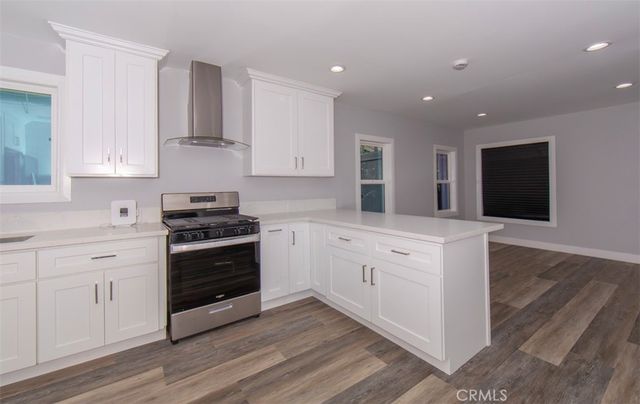 1919 W 82nd Street, Los Angeles, CA 90047