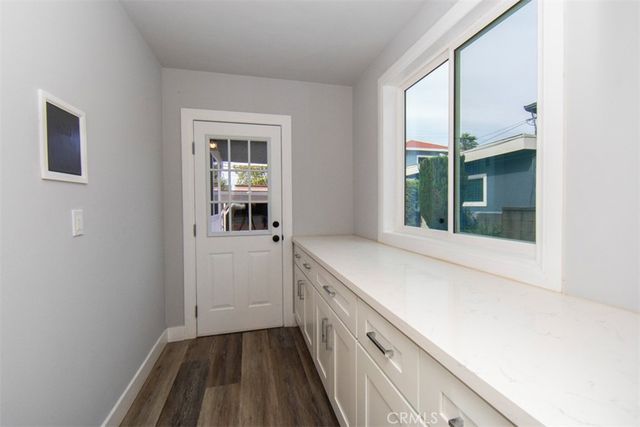 1919 W 82nd Street, Los Angeles, CA 90047