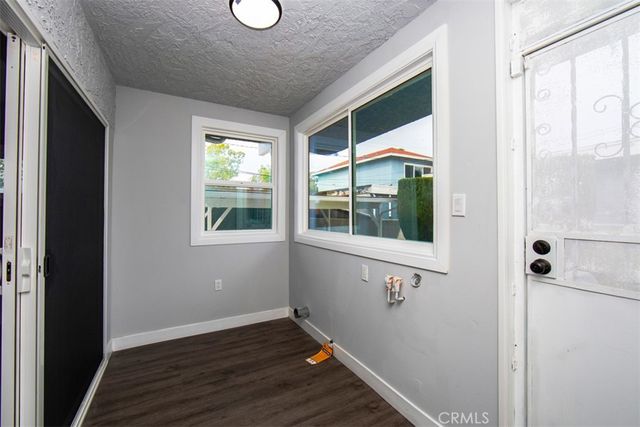 1919 W 82nd Street, Los Angeles, CA 90047