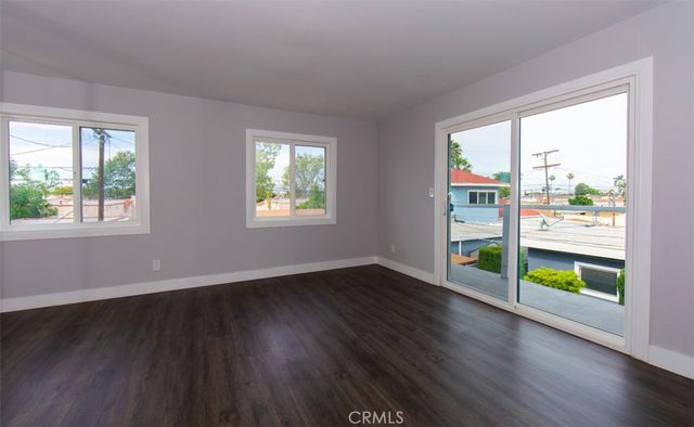 1919 W 82nd Street, Los Angeles, CA 90047